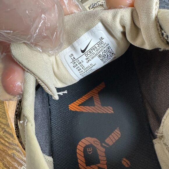 Athletic_Shoes